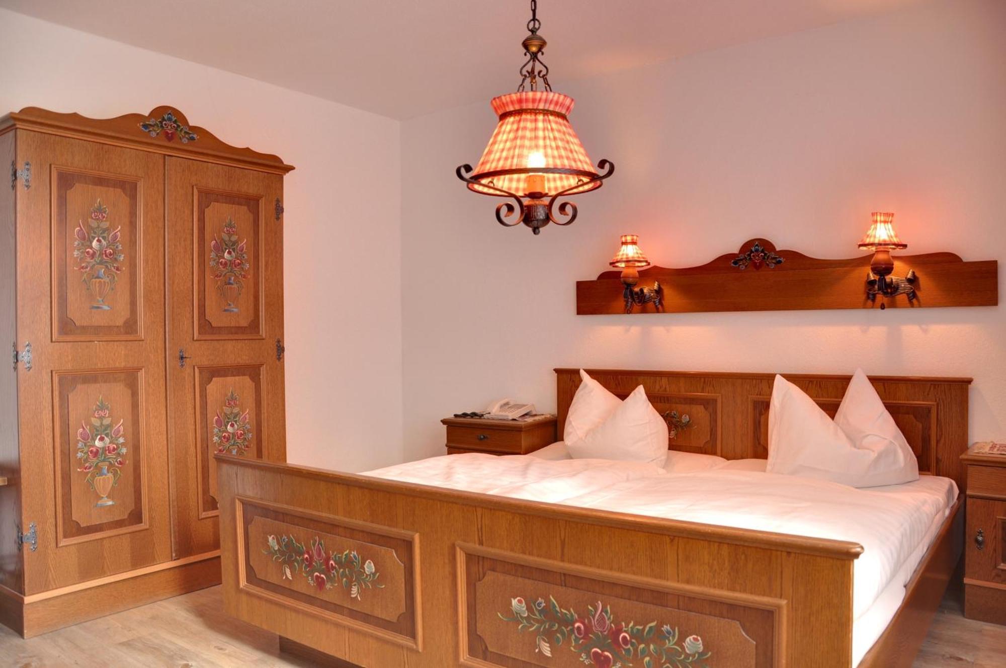 Hotel Schwalenberger Malkasten 슈나이더슈발렌베르크 외부 사진